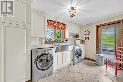 32 Haldimand Trail, Haldimand, ON - Indoor Photo Showing Laundry Room