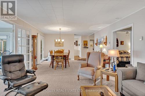 146 Lakeland Road, Kawartha Lakes (Bobcaygeon), ON - Indoor Photo Showing Living Room