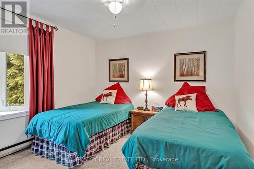 146 Lakeland Road, Kawartha Lakes (Bobcaygeon), ON - Indoor Photo Showing Bedroom