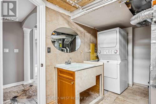 143 Monterey Road, Vaughan, ON - Indoor Photo Showing Laundry Room