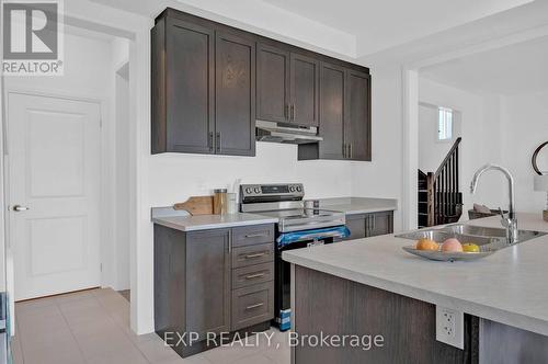 120 West Oak Trail, Barrie (Painswick South), ON - Indoor Photo Showing Kitchen With Double Sink