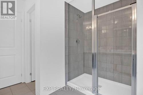 120 West Oak Trail, Barrie (Painswick South), ON - Indoor Photo Showing Bathroom