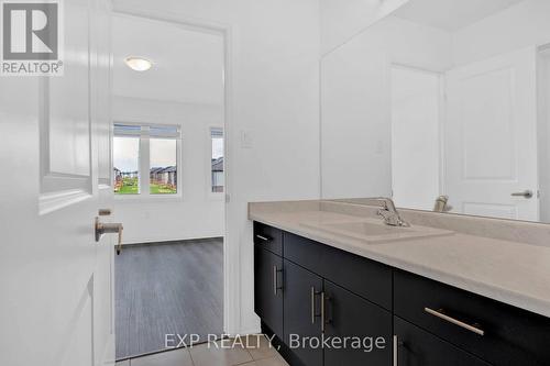 120 West Oak Trail, Barrie (Painswick South), ON - Indoor Photo Showing Bathroom