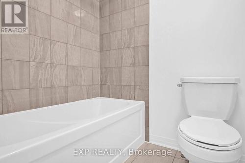 120 West Oak Trail, Barrie (Painswick South), ON - Indoor Photo Showing Bathroom