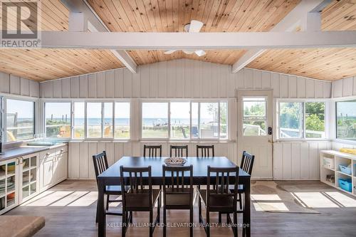 1486 Tiny Beaches Road N, Tiny, ON - Indoor Photo Showing Dining Room