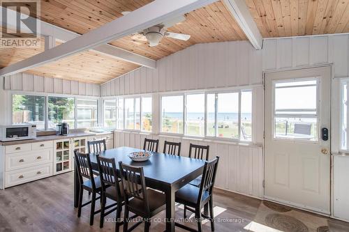 1486 Tiny Beaches Road N, Tiny, ON - Indoor Photo Showing Dining Room