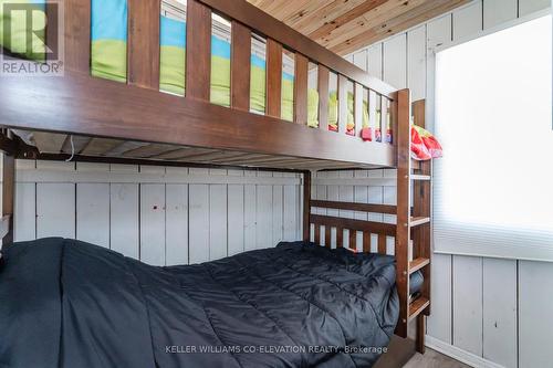 1486 Tiny Beaches Road N, Tiny, ON - Indoor Photo Showing Bedroom