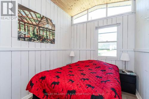 1486 Tiny Beaches Road N, Tiny, ON - Indoor Photo Showing Bedroom