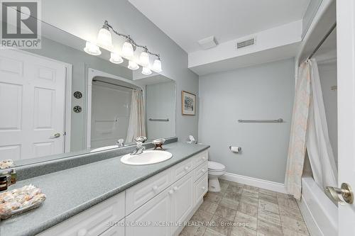 10 - 222 Steel Street, Barrie (Grove East), ON - Indoor Photo Showing Bathroom