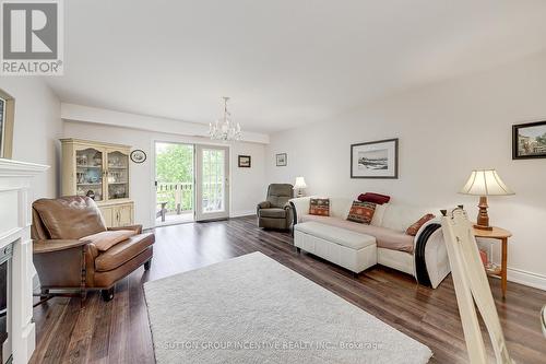 10 - 222 Steel Street, Barrie (Grove East), ON - Indoor Photo Showing Living Room