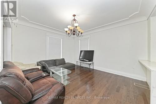 18 David Street, Brampton (Downtown Brampton), ON - Indoor Photo Showing Living Room