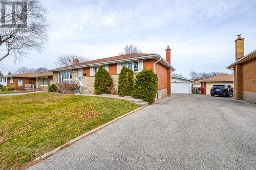 615 Cumberland Avenue E, Burlington (Appleby), ON - Outdoor With Facade