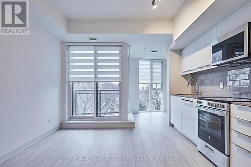 415 - 90 Glen Everest Road, Toronto (Birchcliffe-Cliffside), ON - Indoor Photo Showing Kitchen