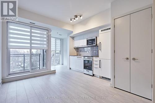 415 - 90 Glen Everest Road, Toronto (Birchcliffe-Cliffside), ON - Indoor Photo Showing Kitchen