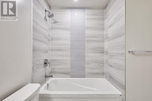 415 - 90 Glen Everest Road, Toronto (Birchcliffe-Cliffside), ON - Indoor Photo Showing Bathroom