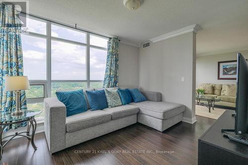 2225 - 238 Bonis Avenue, Toronto (Tam O'Shanter-Sullivan), ON - Indoor Photo Showing Living Room