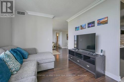 2225 - 238 Bonis Avenue, Toronto (Tam O'Shanter-Sullivan), ON - Indoor Photo Showing Living Room