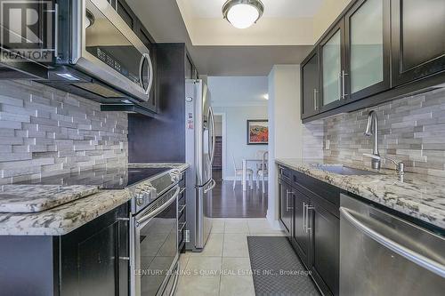 2225 - 238 Bonis Avenue, Toronto (Tam O'Shanter-Sullivan), ON - Indoor Photo Showing Kitchen With Upgraded Kitchen