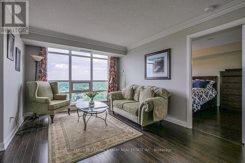 2225 - 238 Bonis Avenue, Toronto (Tam O'Shanter-Sullivan), ON - Indoor Photo Showing Living Room