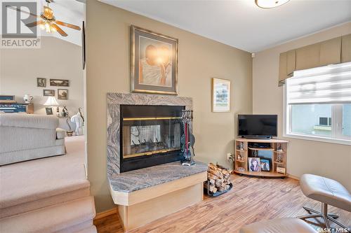 936 Saskatchewan Crescent E, Saskatoon, SK - Indoor Photo Showing Living Room With Fireplace