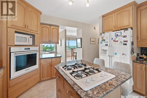 936 Saskatchewan Crescent E, Saskatoon, SK - Indoor Photo Showing Kitchen