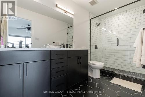 33 - 1820 Canvas Way, London, ON - Indoor Photo Showing Bathroom