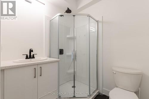 33 - 1820 Canvas Way, London, ON - Indoor Photo Showing Bathroom