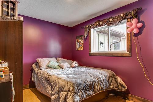 26 Byers Road, Cherryville, BC - Indoor Photo Showing Bedroom