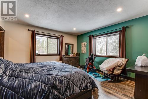 26 Byers Road, Cherryville, BC - Indoor Photo Showing Bedroom