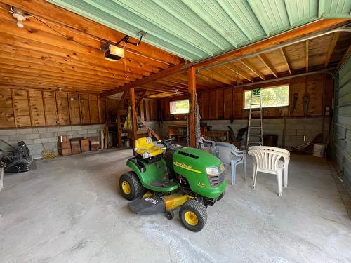 2705 Blewett Road, Nelson, BC - Indoor Photo Showing Garage