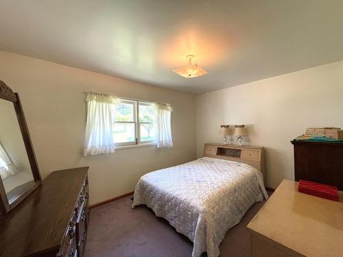 2705 Blewett Road, Nelson, BC - Indoor Photo Showing Bedroom