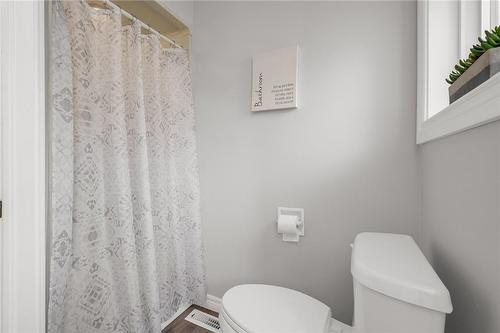 31 Trenholme Crescent, Hamilton, ON - Indoor Photo Showing Bathroom