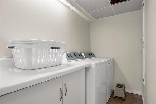 31 Trenholme Crescent, Hamilton, ON - Indoor Photo Showing Laundry Room