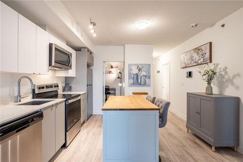 3200 Dakota Common|Unit #B717, Burlington, ON - Indoor Photo Showing Kitchen