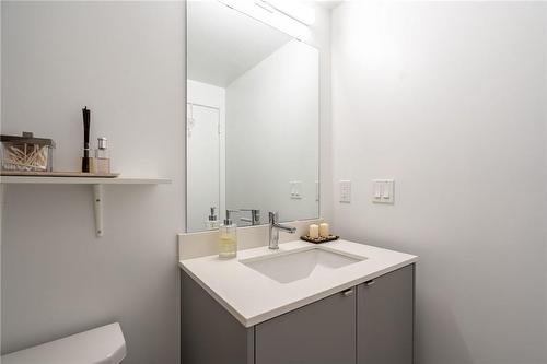 3200 Dakota Common|Unit #B717, Burlington, ON - Indoor Photo Showing Bathroom