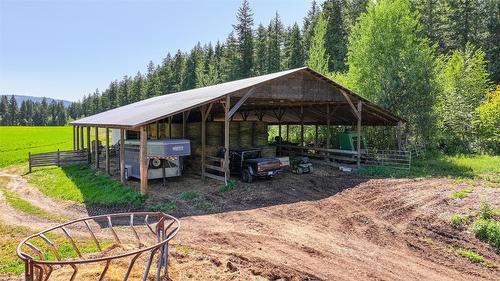 2990 50 Street, Salmon Arm, BC - Outdoor