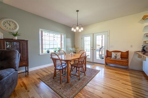 2990 50 Street, Salmon Arm, BC - Indoor Photo Showing Dining Room