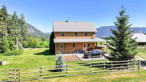 2990 50 Street, Salmon Arm, BC - Outdoor With Deck Patio Veranda