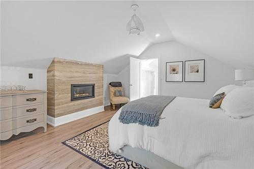 382 Lodor Street, Ancaster, ON - Indoor Photo Showing Bedroom