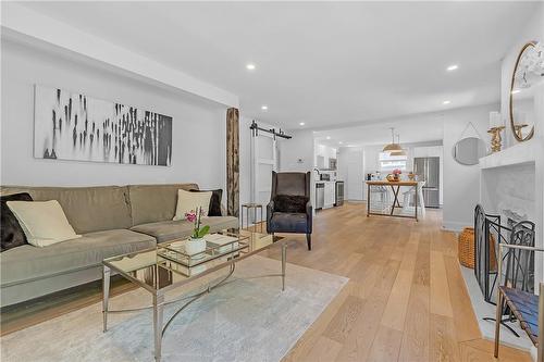 382 Lodor Street, Ancaster, ON - Indoor Photo Showing Living Room