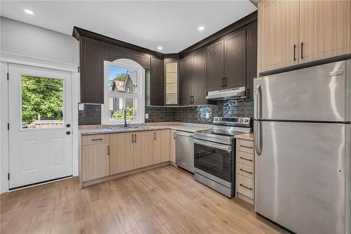 55 Douglas Avenue, Hamilton, ON - Indoor Photo Showing Kitchen