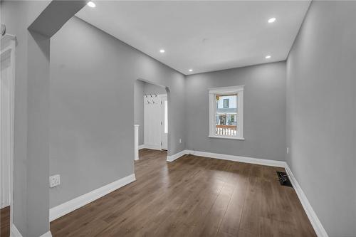 55 Douglas Avenue, Hamilton, ON - Indoor Photo Showing Other Room