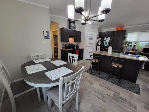 424 Bickford Drive, Elkford, BC - Indoor Photo Showing Dining Room