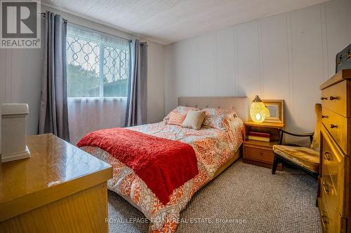 4 Ashley Court, Georgina (Sutton & Jackson'S Point), ON - Indoor Photo Showing Bedroom