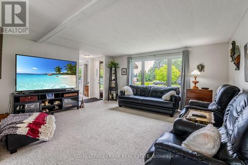 4 Ashley Court, Georgina (Sutton & Jackson'S Point), ON - Indoor Photo Showing Living Room