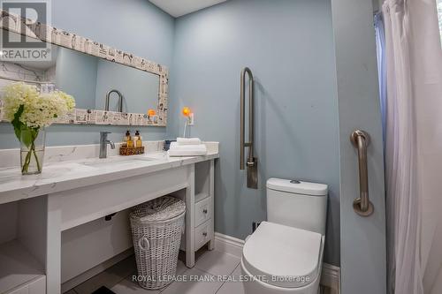 4 Ashley Court, Georgina (Sutton & Jackson'S Point), ON - Indoor Photo Showing Bathroom