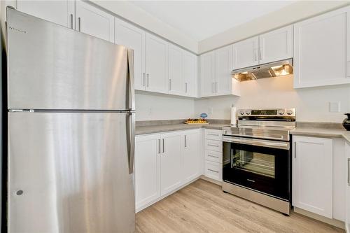 13 Roxanne Drive|Unit #121, Hamilton, ON - Indoor Photo Showing Kitchen With Stainless Steel Kitchen