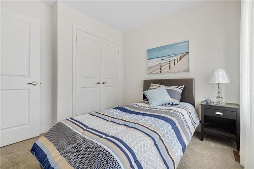 13 Roxanne Drive|Unit #121, Hamilton, ON - Indoor Photo Showing Bedroom