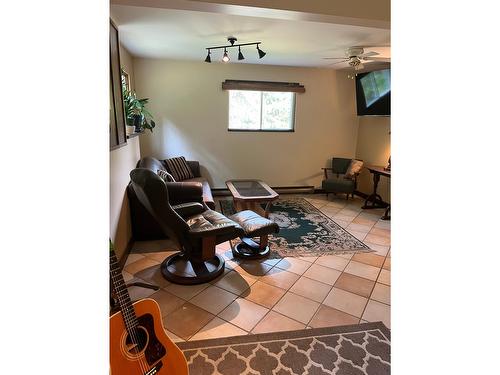 1630 Carol Street, Kaslo, BC - Indoor Photo Showing Other Room