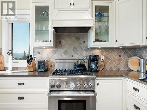 996 Galiano Road, Vernon, BC - Indoor Photo Showing Kitchen